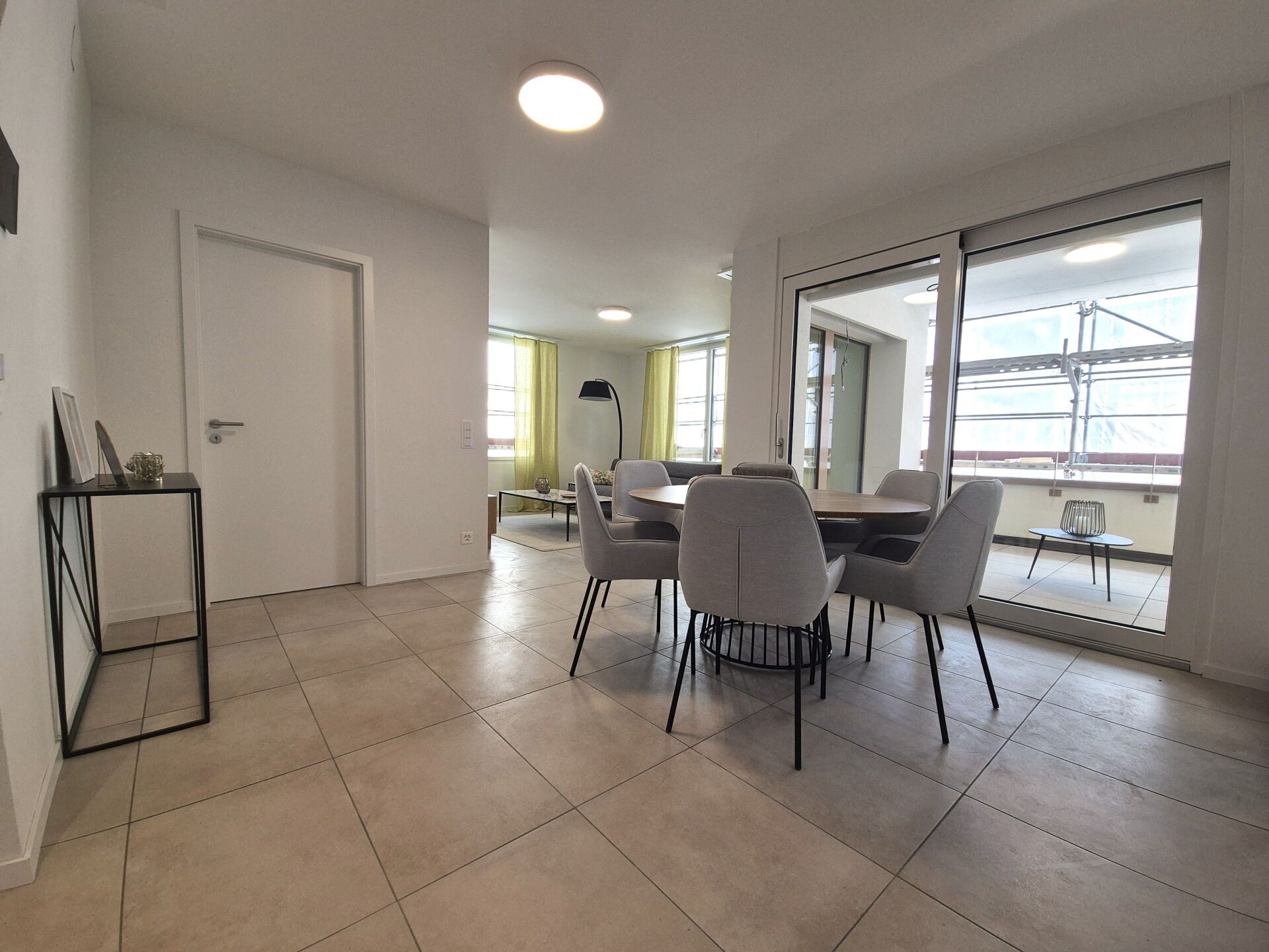 2437e6e2759eb761718de68e05f27933