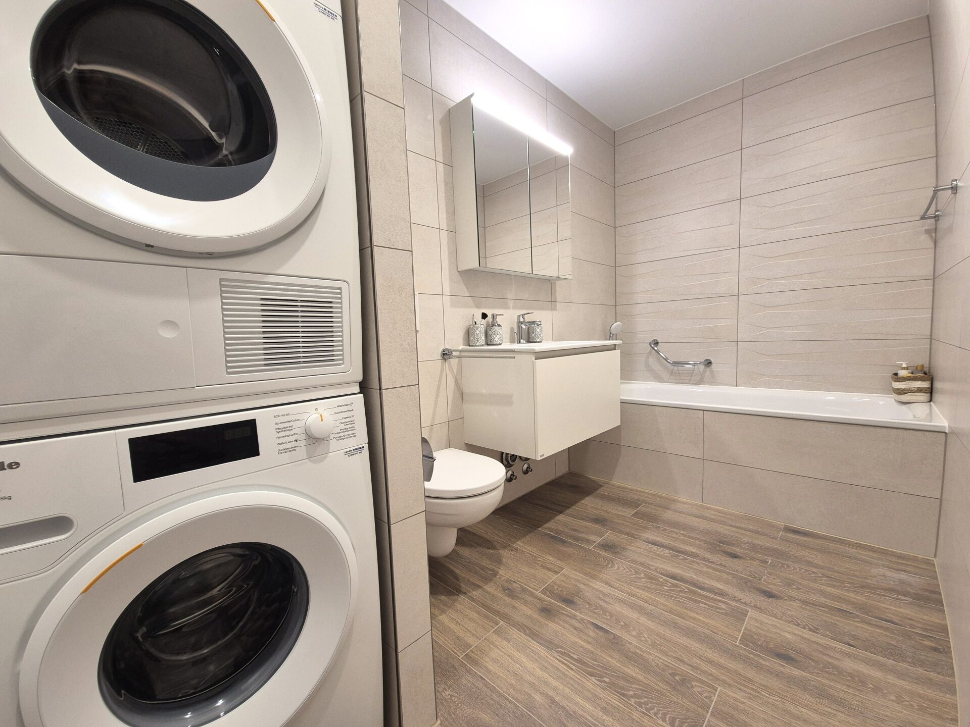 61d513ffbe04df5ccc6463a0f16493dc