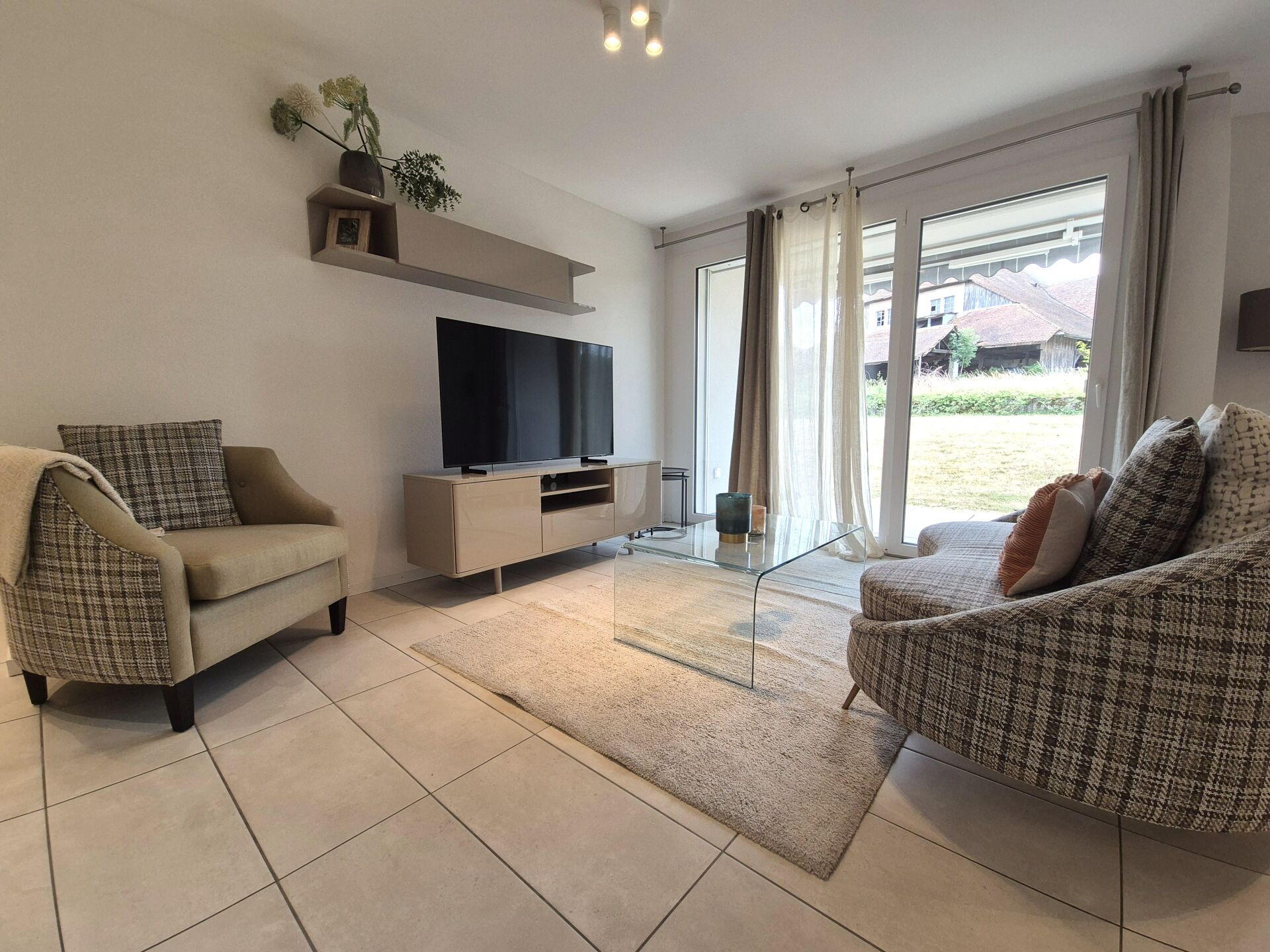 Grandcour – Appartement meublé 2.5 pièces au rez-de-chaussée