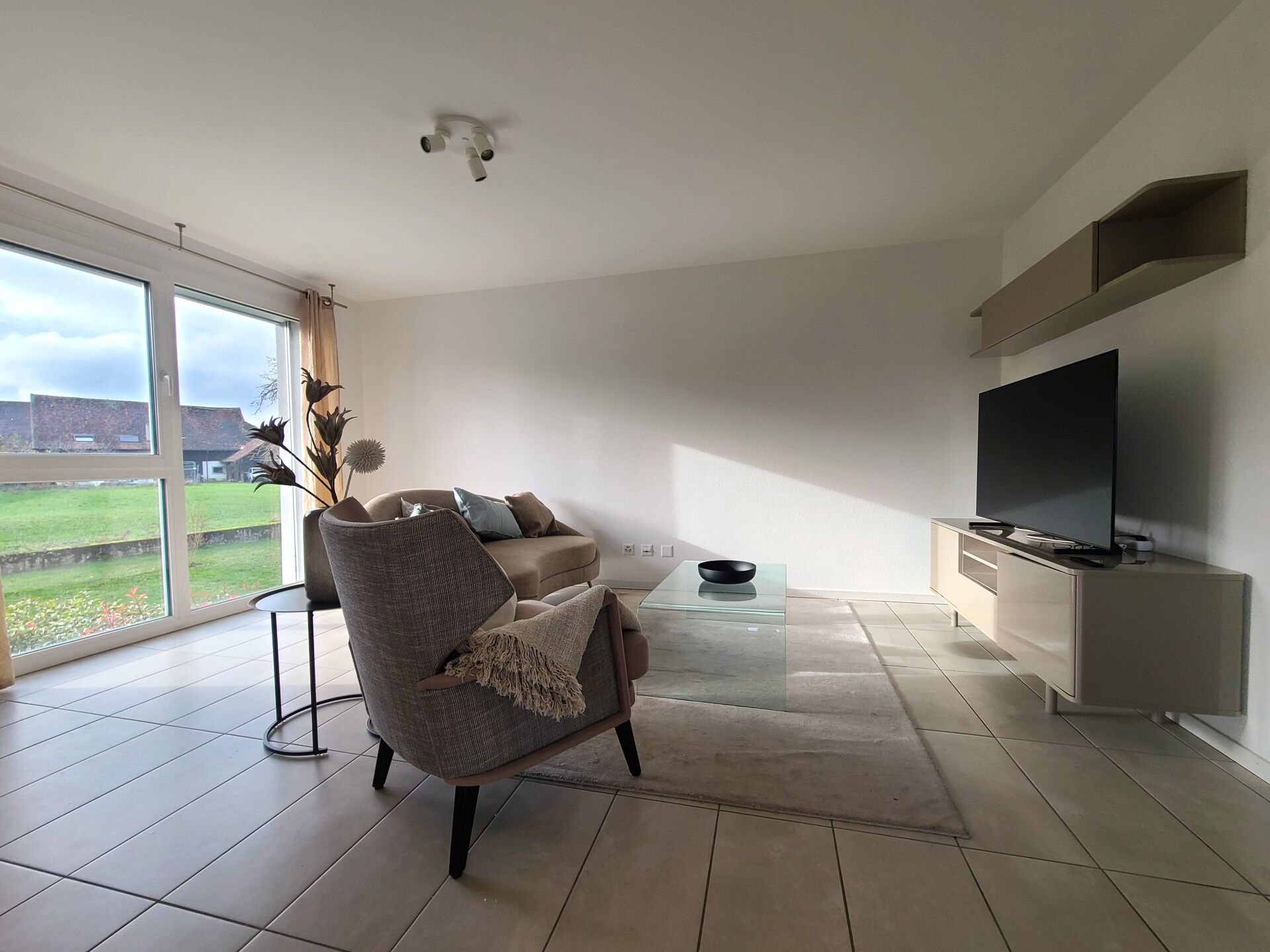 Grandcour – Appartement meublé de 3.5 pièces au 1er étage