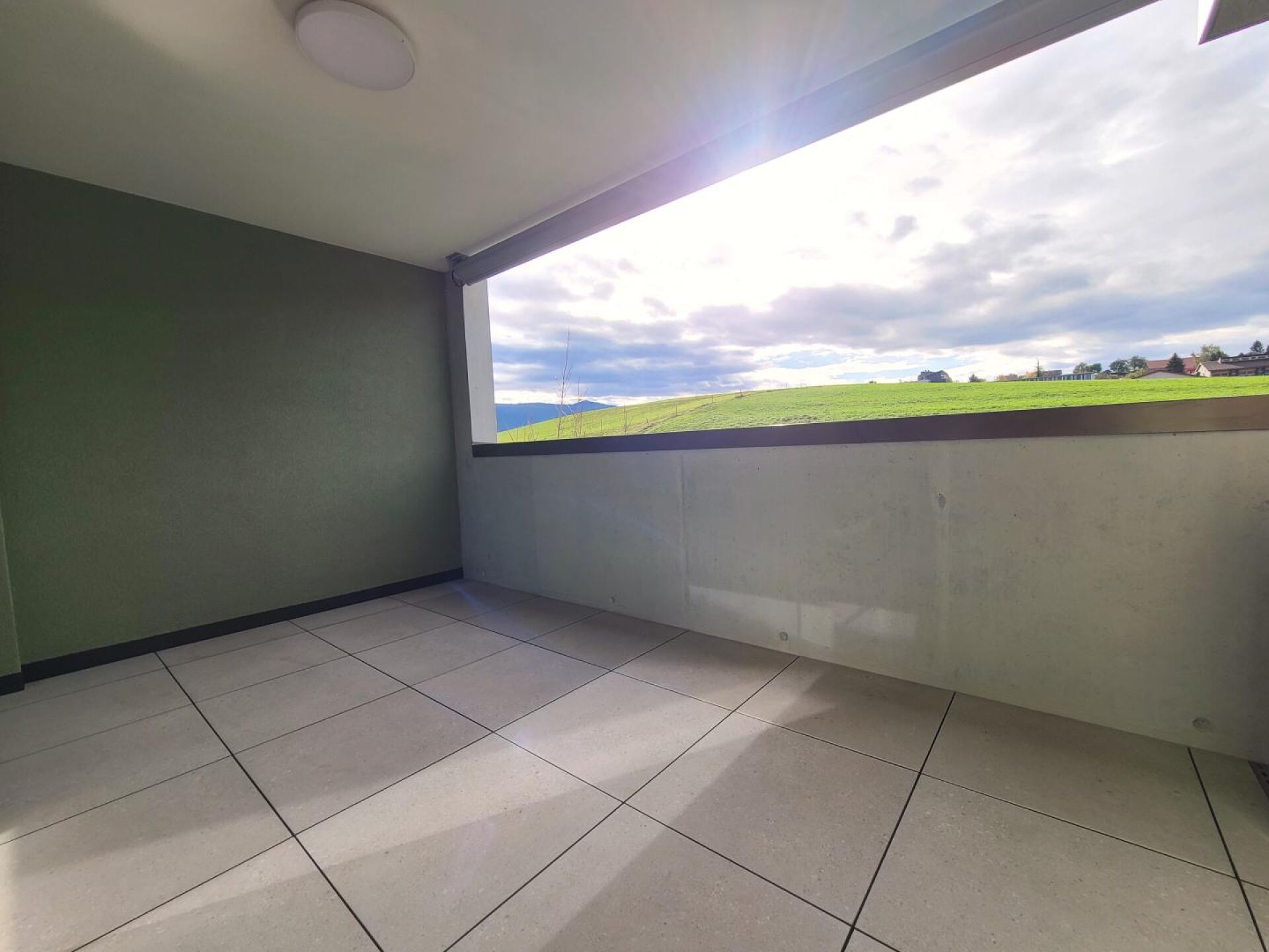 733103eb9cd27b36311e89cfb7af5fe9 Farvagny – Appartement de 3.5 pièces en attique