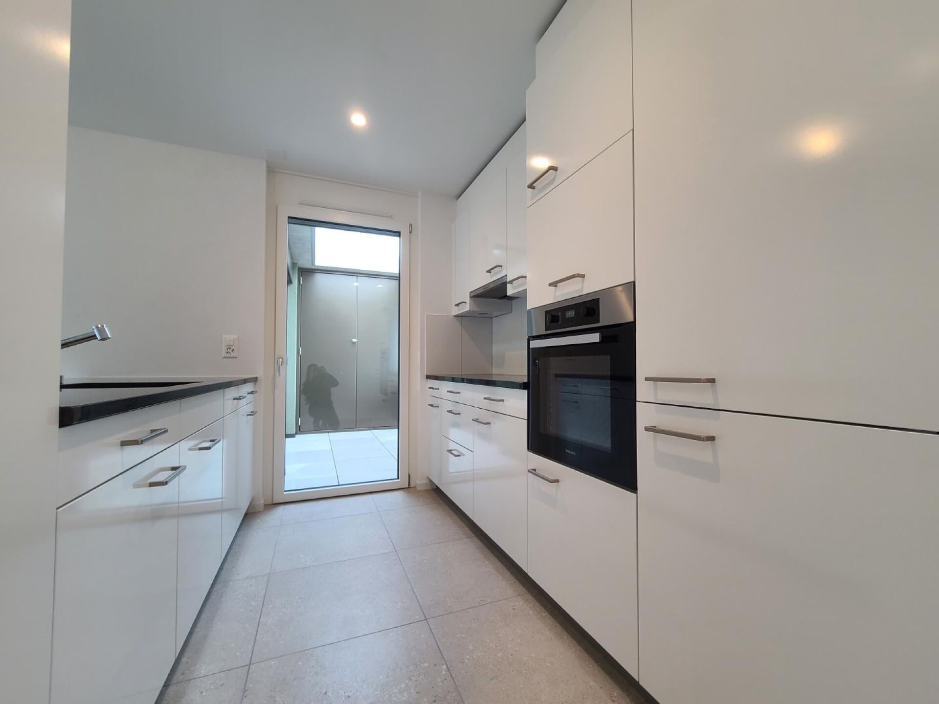 c90ab8936e67a2d26c844b837cef90ce Farvagny – Appartement de 3.5 pièces en attique